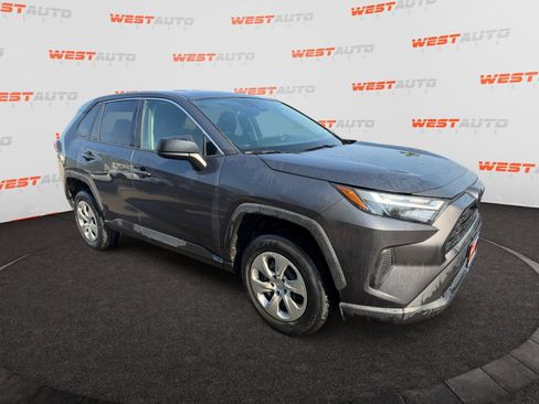 Used 2023 Toyota RAV4 LE AWD/4WD image 7