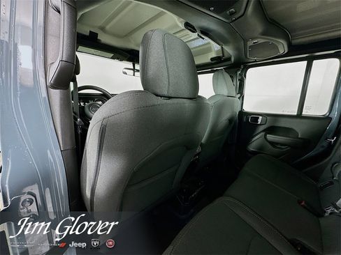 New 2026 Jeep Gladiator Sport image 17