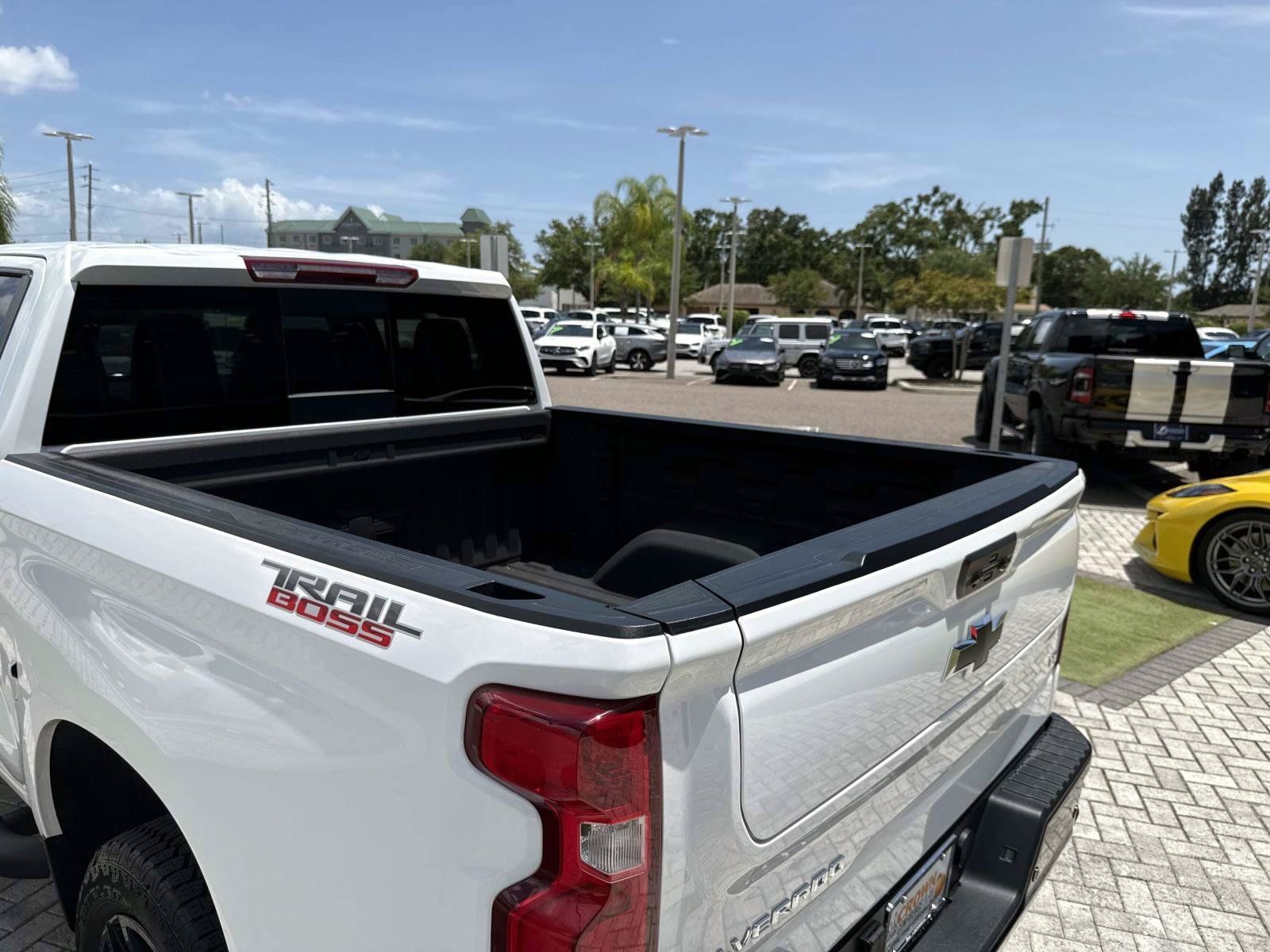 Used 2026 Chevrolet Silverado 1500 LT Trail Boss w/ LT Trail Boss Premium Package AWD/4WD image 10