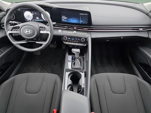 Certified 2024 Hyundai Elantra SEL w/ Convenience Package image 14