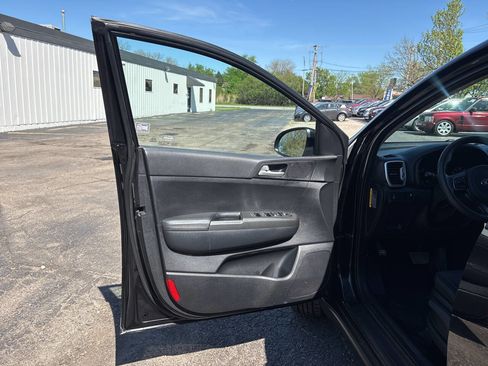 Used 2018 Kia Sportage LX AWD/4WD image 20