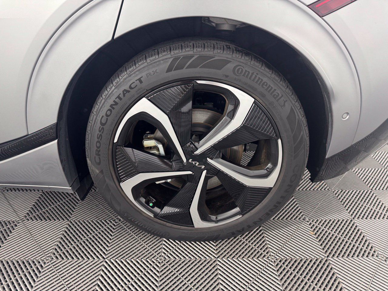 Used 2024 Kia EV6 GT-Line AWD/4WD image 12