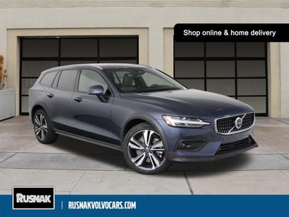 Used 2025 Volvo V60 B5 Cross Country Plus
