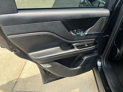 Used 2022 Lincoln Corsair Reserve image 10