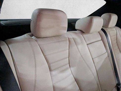 Used 2018 Mercedes-Benz E 300 image 17