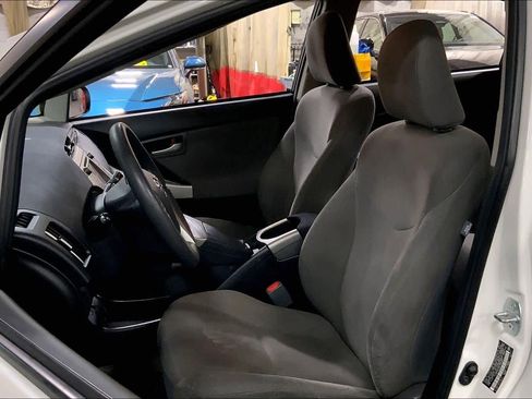 Used 2014 Toyota Prius Two image 7