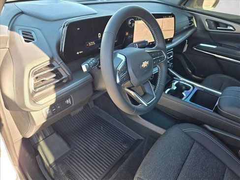 New 2026 Chevrolet Traverse LT image 3