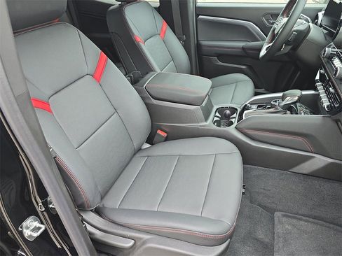 Used 2024 Chevrolet Colorado Z71 w/ Z71 Convenience Package 2 image 29