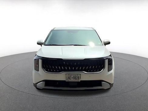Used 2026 Kia Carnival FWD image 4