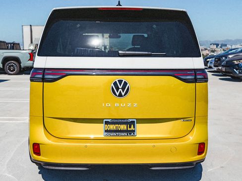 New 2025 Volkswagen ID. Buzz 1st Edition image 5