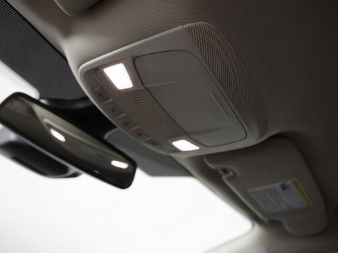 Used 2024 Ford Edge Titanium image 18