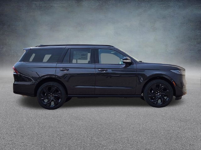 New 2027 Lincoln Navigator Reserve w/ Jet Appearance Package AWD/4WD image 8