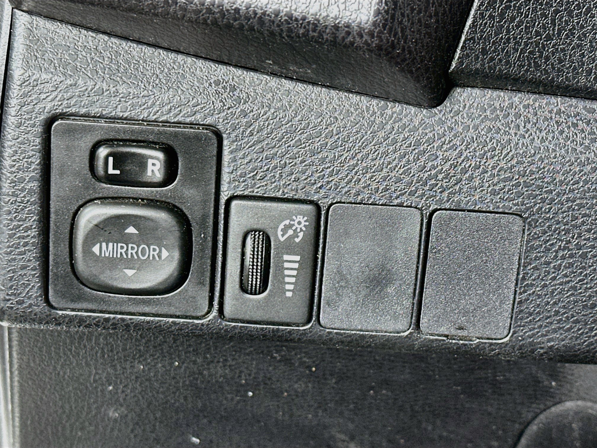 Used 2014 Toyota Corolla L FWD image 17