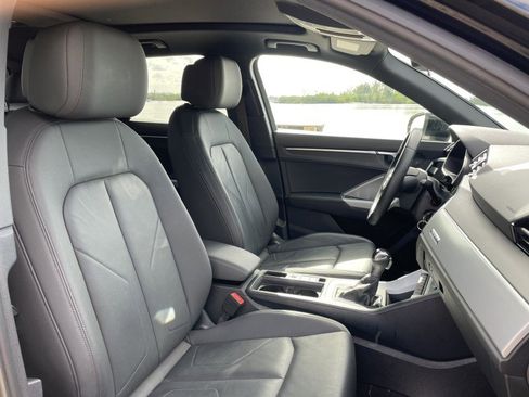 Used 2021 Audi Q3 2.0T Premium image 7