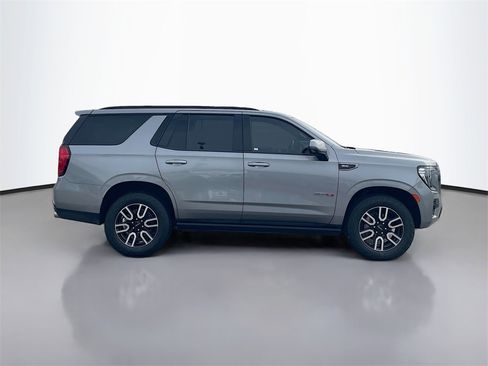 Used 2023 GMC Yukon AT4 w/ Technology Package image 8