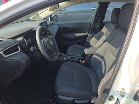 Used 2022 Toyota Corolla LE FWD image 5