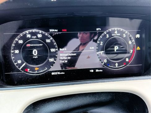 Used 2018 Land Rover Range Rover Velar R-Dynamic SE AWD/4WD image 22