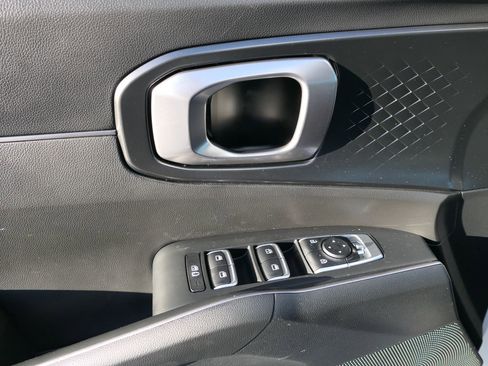 Used 2023 Kia Sorento EX image 13