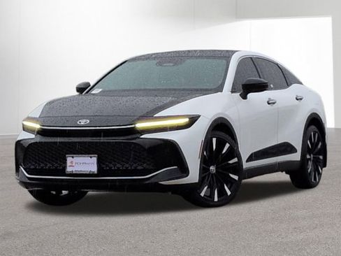 Certified 2024 Toyota Crown Platinum image 1