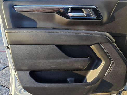 Used 2025 Chevrolet Tahoe LS image 11