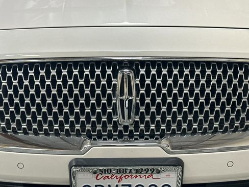 Used 2017 Lincoln Continental Select image 46