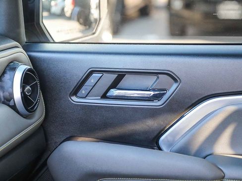 Used 2024 Chevrolet Colorado ZR2 image 21