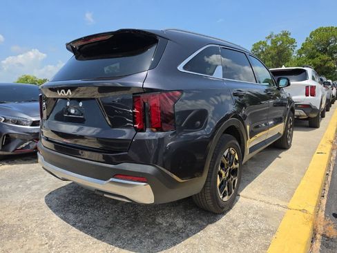 Certified 2025 Kia Sorento S FWD image 16