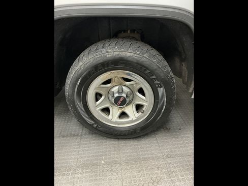 Used 2015 GMC Sierra 1500 4x4 Regular Cab w/ Sierra Appearance Package image 30