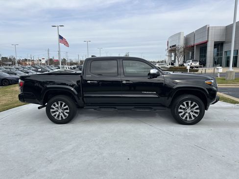 Used 2023 Toyota Tacoma Limited image 11