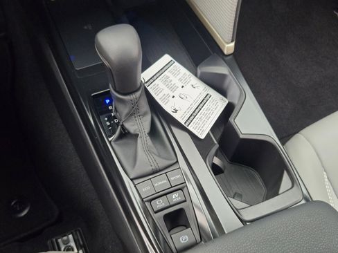 Used 2025 Toyota Camry SE image 21