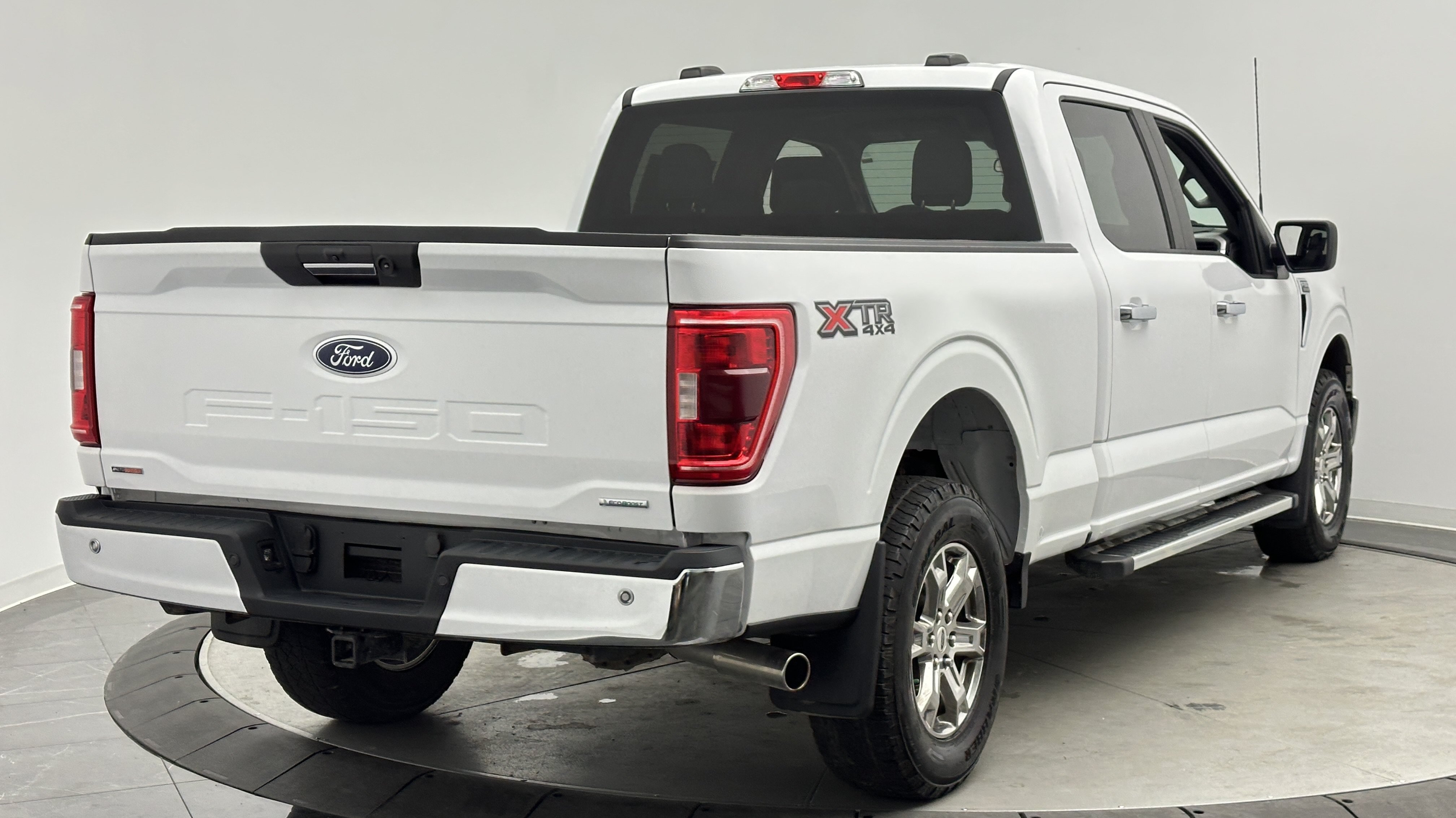 Used 2023 Ford F150 XLT w/ XTR Package AWD/4WD image 7