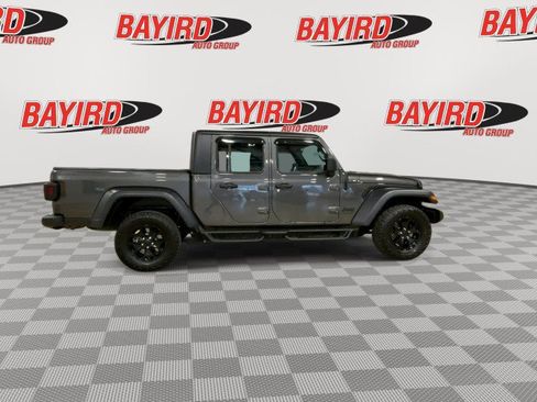 Used 2023 Jeep Gladiator Sport image 13