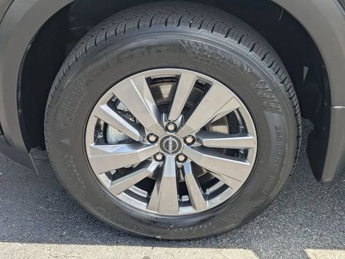 Certified 2025 Nissan Pathfinder SV w/ SV Premium Package FWD image 11