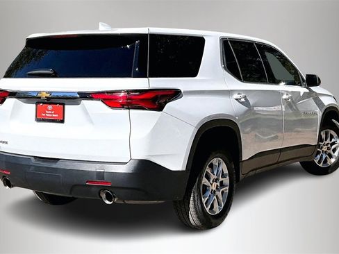 Used 2023 Chevrolet Traverse LS image 5