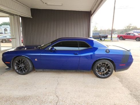 Used 2021 Dodge Challenger R/T Scat Pack w/ Scat Pack Stripe image 4