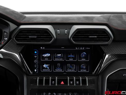 Used 2024 Lamborghini Urus Performante AWD/4WD image 35