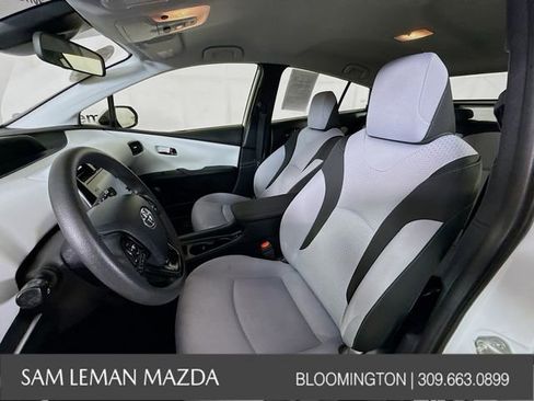 Used 2022 Toyota Prius LE FWD image 19