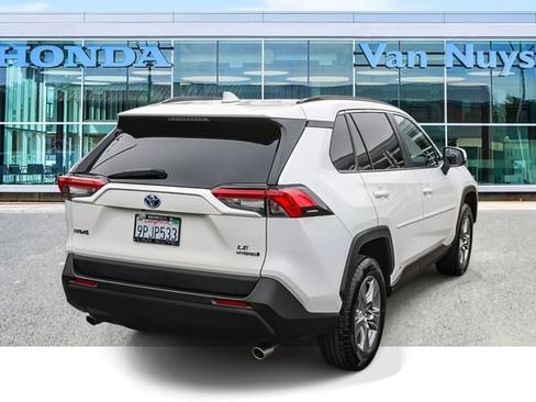 Used 2023 Toyota RAV4 LE AWD/4WD image 5