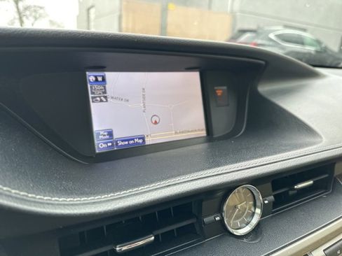 Used 2013 Lexus ES 350 w/ Luxury Pkg image 9