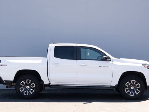 Used 2024 Chevrolet Colorado Z71 w/ Z71 Convenience Package 2 AWD/4WD image 26