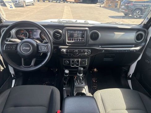 Certified 2022 Jeep Wrangler Unlimited Sport AWD/4WD image 23