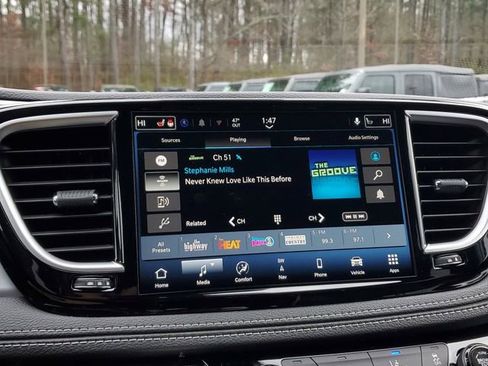 New 2026 Chrysler Pacifica Limited w/ S Appearance Package image 29