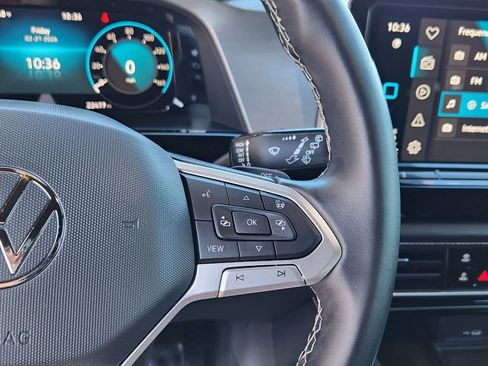 Used 2024 Volkswagen Atlas Cross Sport SE image 17