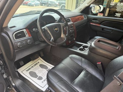 Used 2011 Chevrolet Suburban LT AWD/4WD image 10
