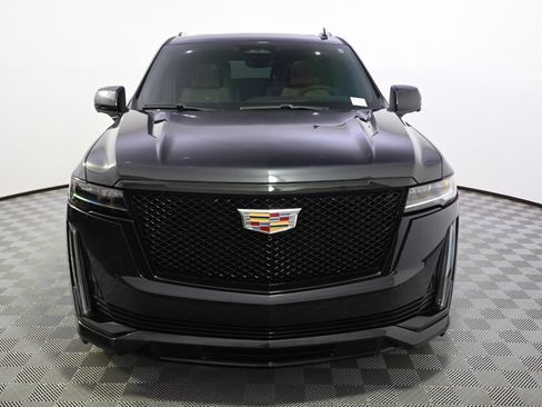 Used 2022 Cadillac Escalade Sport Platinum w/ LPO, Floor Liner Package AWD/4WD image 10