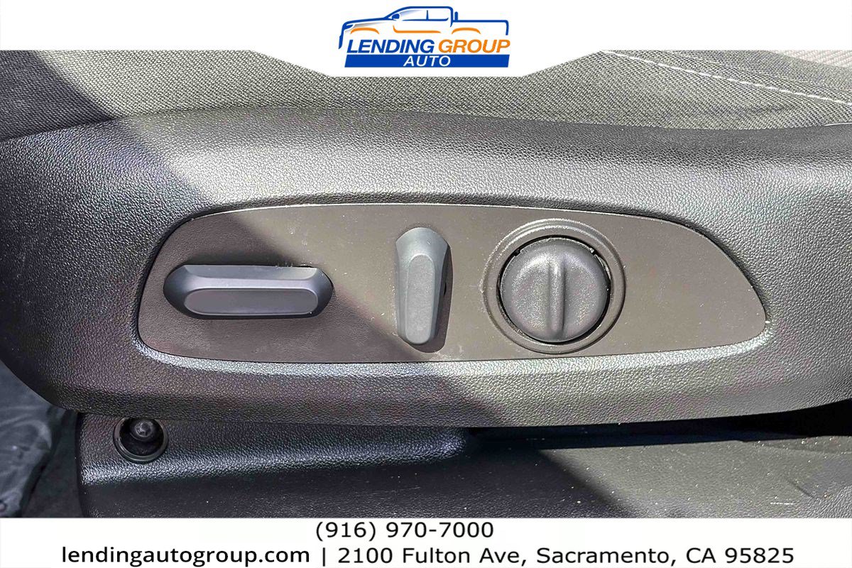 Used 2023 Chevrolet Traverse LT FWD image 20