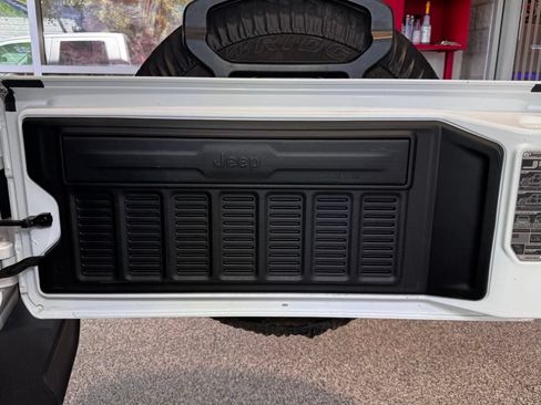 Used 2018 Jeep Wrangler Sport AWD/4WD image 49
