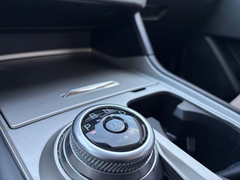 Used 2020 Ford Explorer XLT image 24