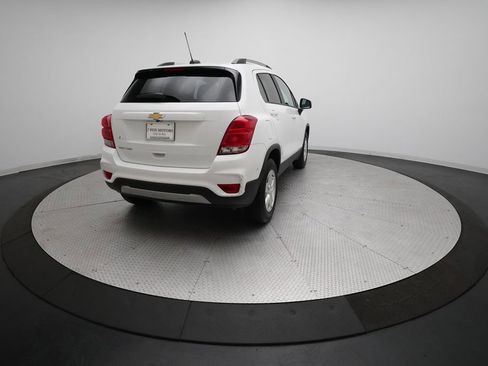 Certified 2022 Chevrolet Trax LT w/ LT Convenience Package image 13