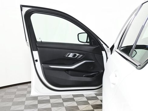 Used 2023 BMW 330i xDrive Sedan w/ Premium Package AWD/4WD image 27